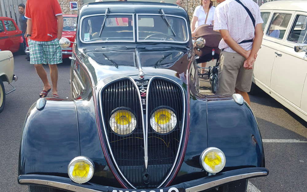 Rassemblement de vieilles autos